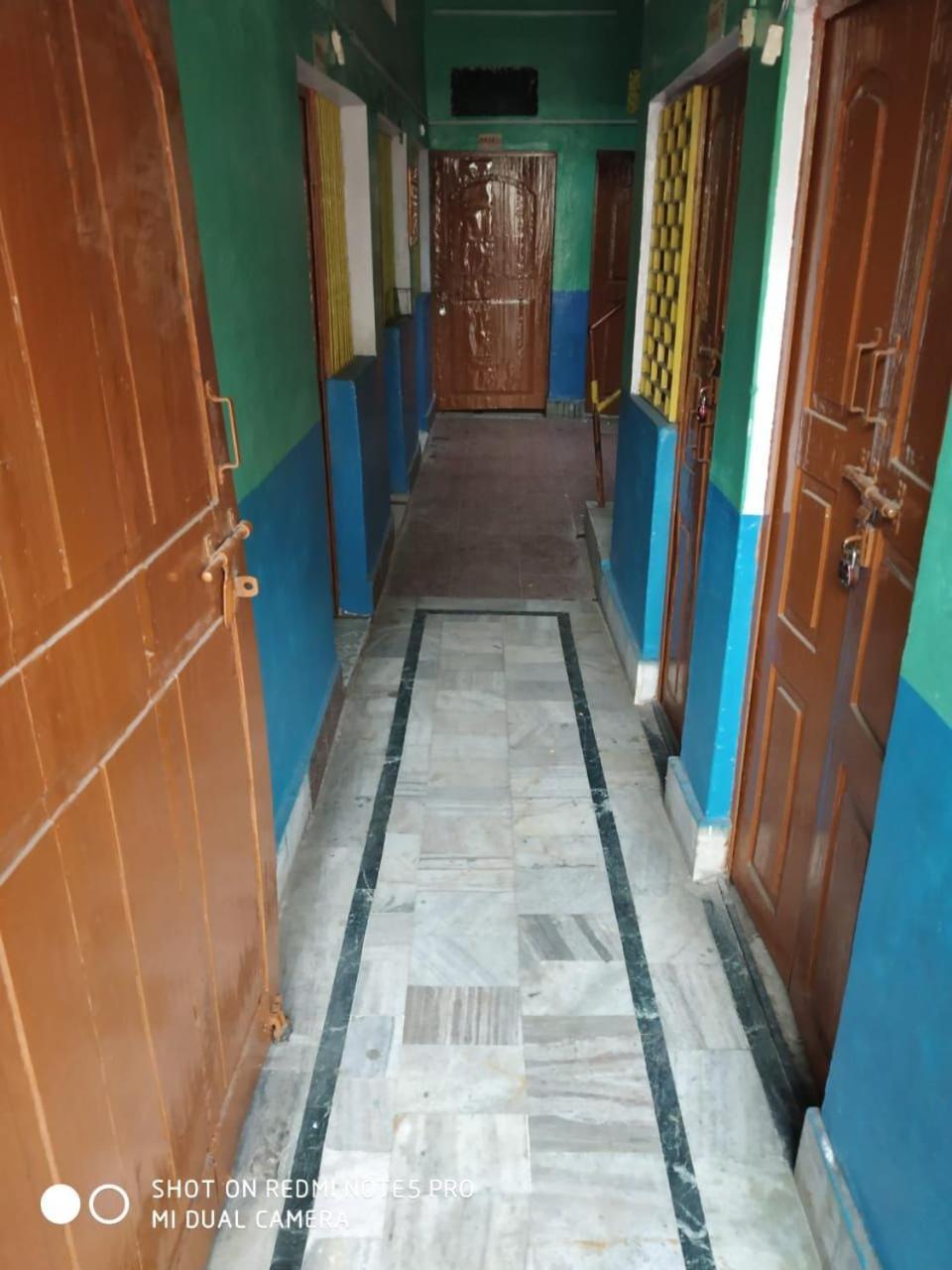Hotel Yatri Niwas Bénarès Extérieur photo
