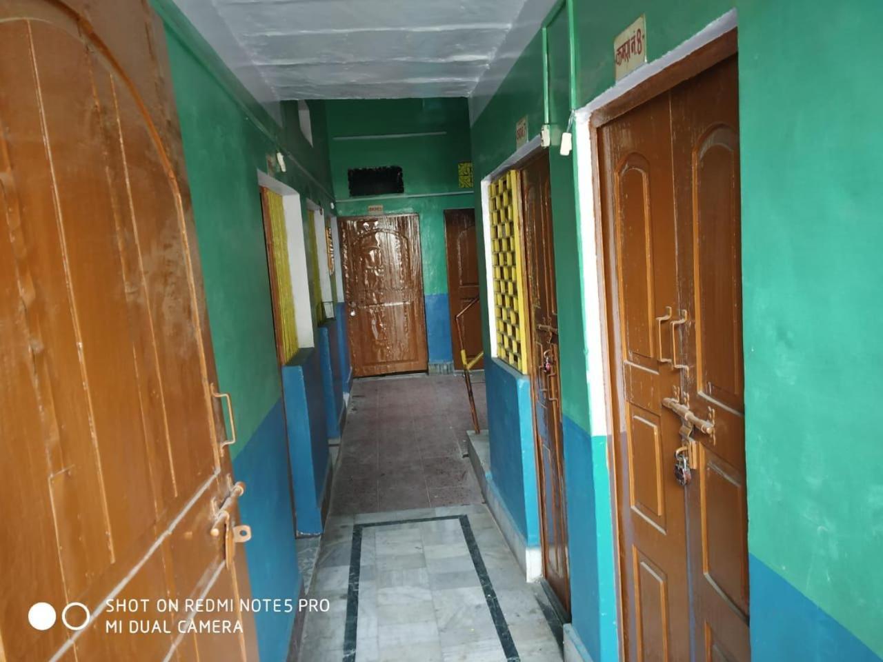 Hotel Yatri Niwas Bénarès Extérieur photo